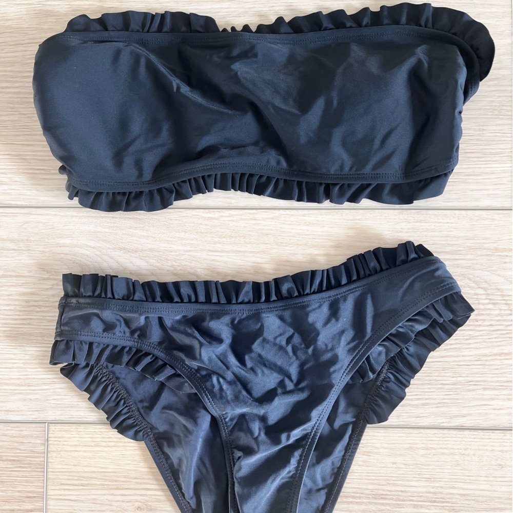 Summer Beach Vacation Resort Swim Sleek Chic Black Ruffle Bikini Set
